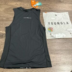 Youngla black muscle tee size large